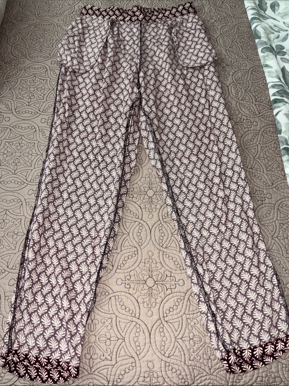 H&M NWOT Women’s Printed Maroon & White Pull-On Pants With 2 Side Pockets Size 8 - Picture 10 of 12